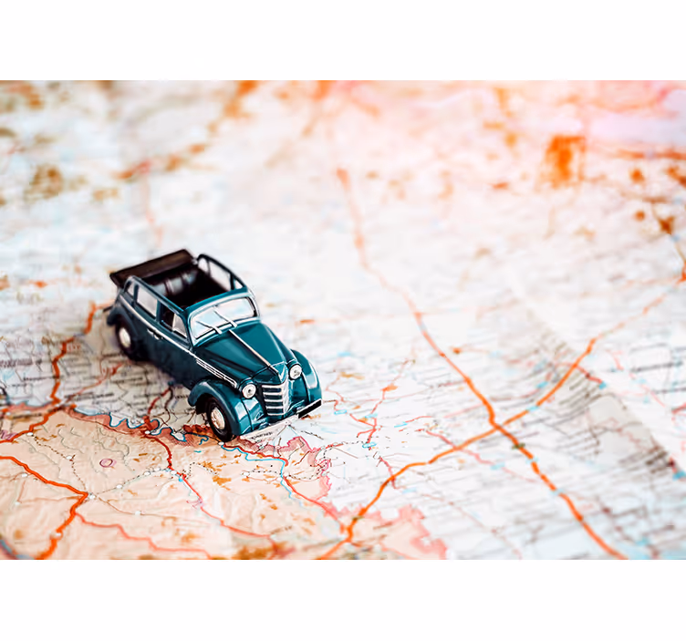 Cortina roller mapamundi coche vintage en mapa - TenVinilo