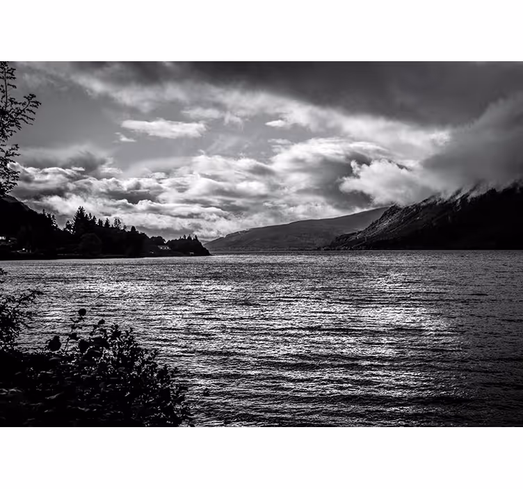 Fotomural lago Ness en el amanecer - TenVinilo