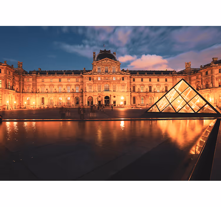 Mural ciudad pirámide del louvre de noche - TenVinilo