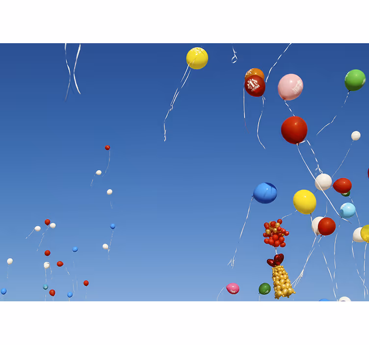 Mural infantil Globos brillantes en el cielo - TenVinilo