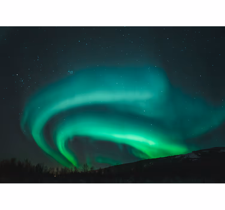 Fotomural cielo Hermoso paisaje verde de la aurora boreal - TenVinilo