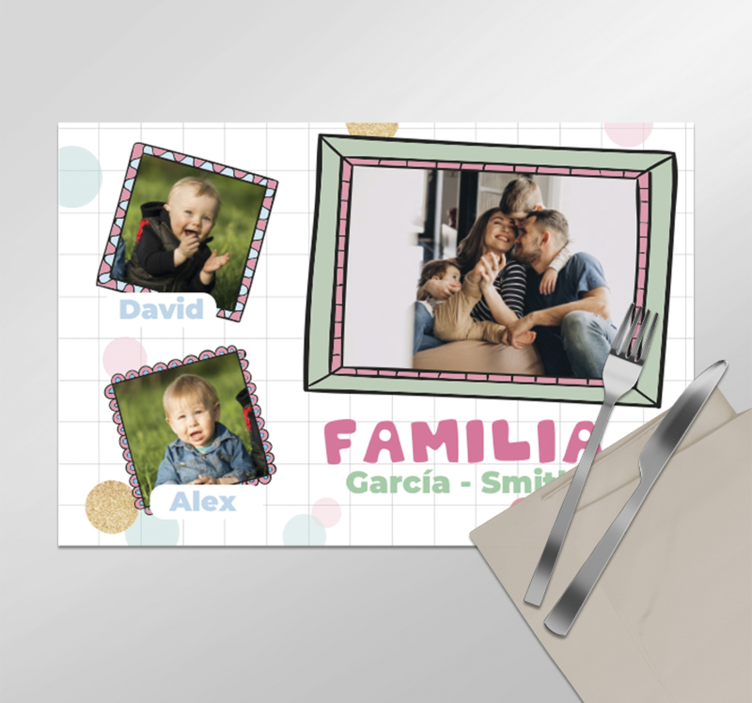 Mantel individual personalizable marcos de familia con nombres - TenVinilo