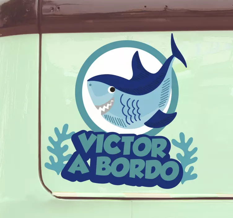 Vinilo coche tiburón bebé con nombre - TenVinilo