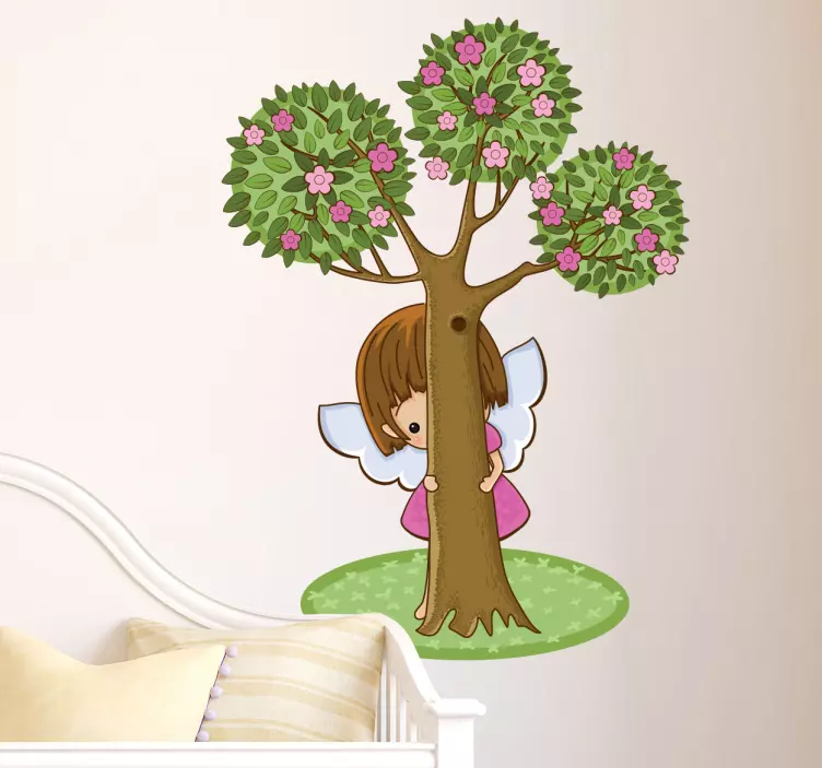 Vinilo infantil querubín detrás del árbol - TenVinilo