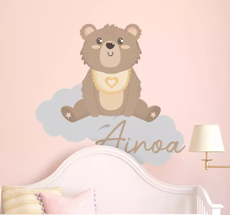 Vinilo infantil oso adorable con nubes y nombre - TenVinilo
