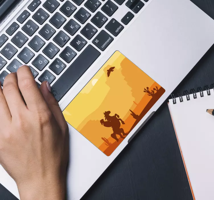 Vinilo touchpad escena del desierto al atardecer - TenVinilo