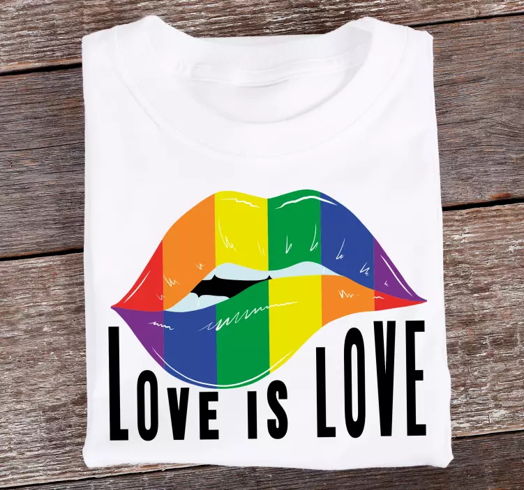 Camiseta personalizada día del orgullo labios concepto - TenVinilo